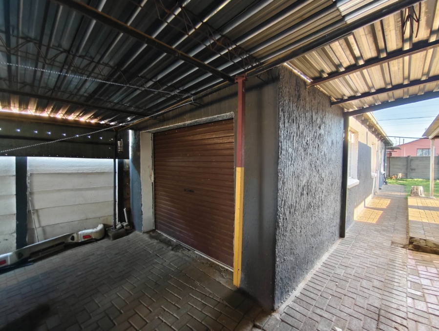 To Let 3 Bedroom Property for Rent in Uitsig Free State